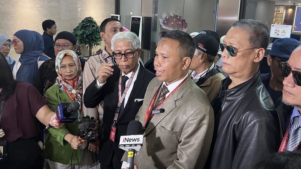 Gibran Dilaporkan ke Polisi Terkait Dugaan Pemalsuan Surat Gibran Dilaporkan ke Polisi Terkait Dugaan Pemalsuan Surat