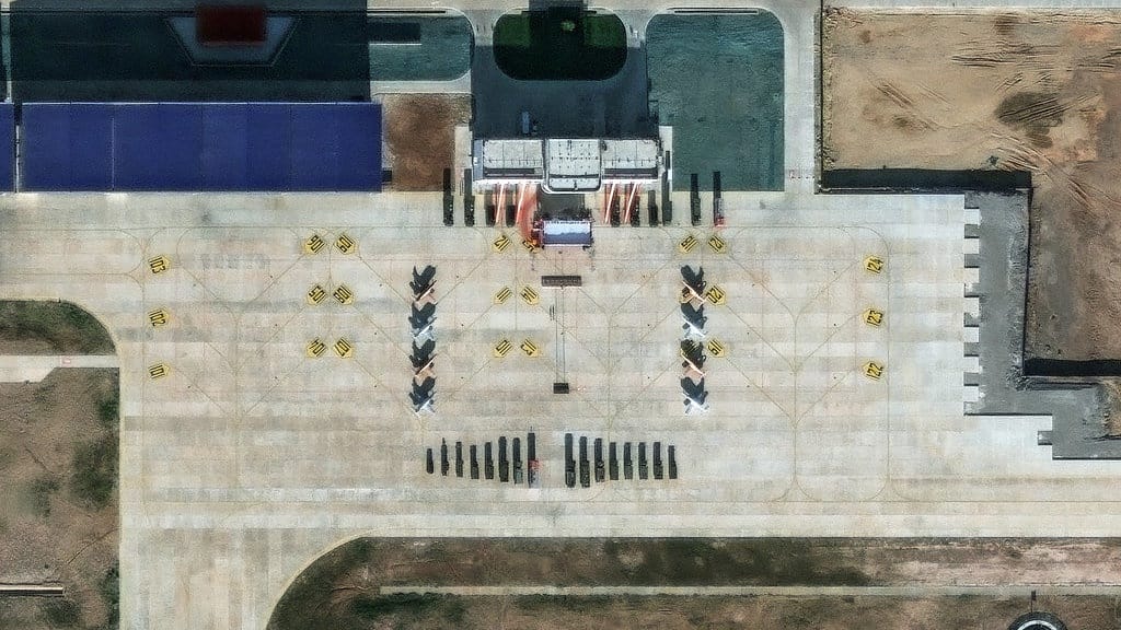 Pesawat Tempur Cina Diam-Diam Mendarat di Bandara Laos, Ada Apa? Pesawat Tempur Cina Diam-Diam Mendarat di Bandara Laos, Ada Apa?
