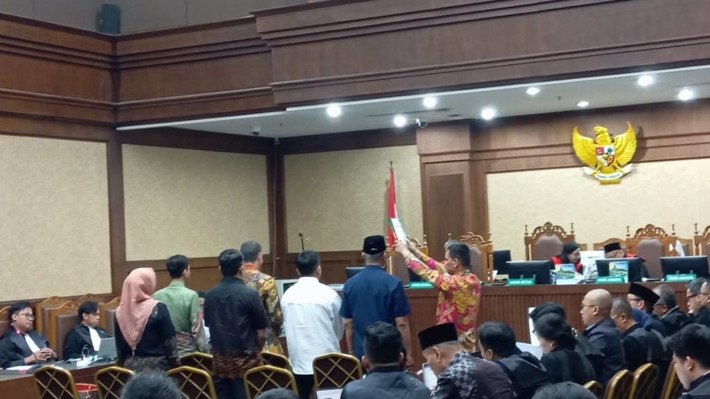 Saksi Akui Ada Modus Penyamaran Jemaah jadi Petugas Haji Saksi Akui Ada Modus Penyamaran Jemaah jadi Petugas Haji
