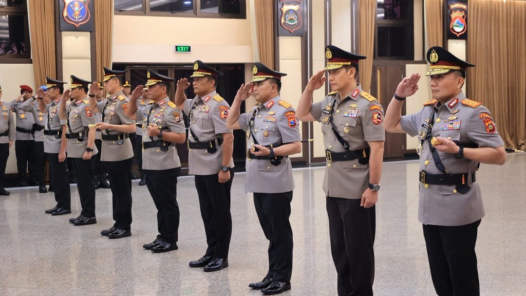 Kapolri Pimpin Sertijab Irwasum hingga Kapolda Metro Jaya Kapolri Pimpin Sertijab Irwasum hingga Kapolda Metro Jaya