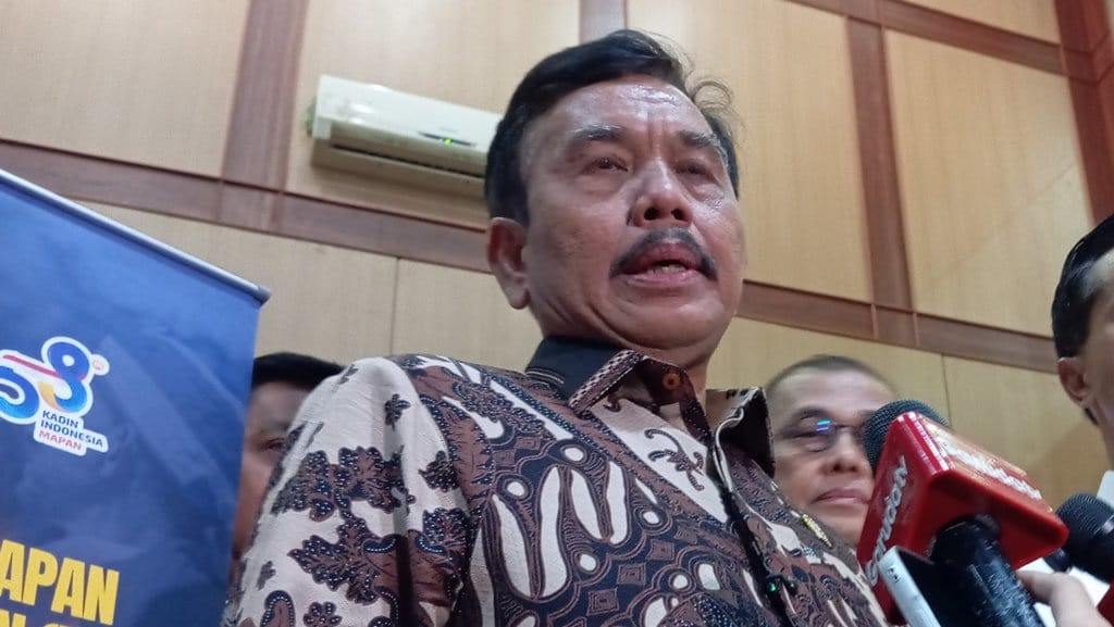 Bakom Kritik Pimpinan DPRD Sukabumi yang Turunkan Foto Gibran Bakom Kritik Pimpinan DPRD Sukabumi yang Turunkan Foto Gibran