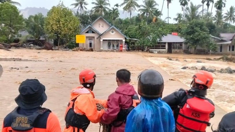 Banjir Kota Padang: 498 Jiwa Terdampak, 672 Jiwa Mengungsi Banjir Kota Padang: 498 Jiwa Terdampak, 672 Jiwa Mengungsi