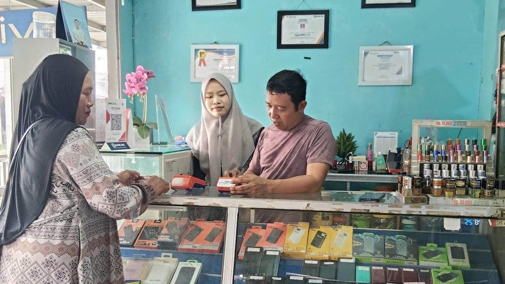BRILink Agen Ijay Hadirkan Inklusi Keuangan di Desa Jelapat 2 BRILink Agen Ijay Hadirkan Inklusi Keuangan di Desa Jelapat 2
