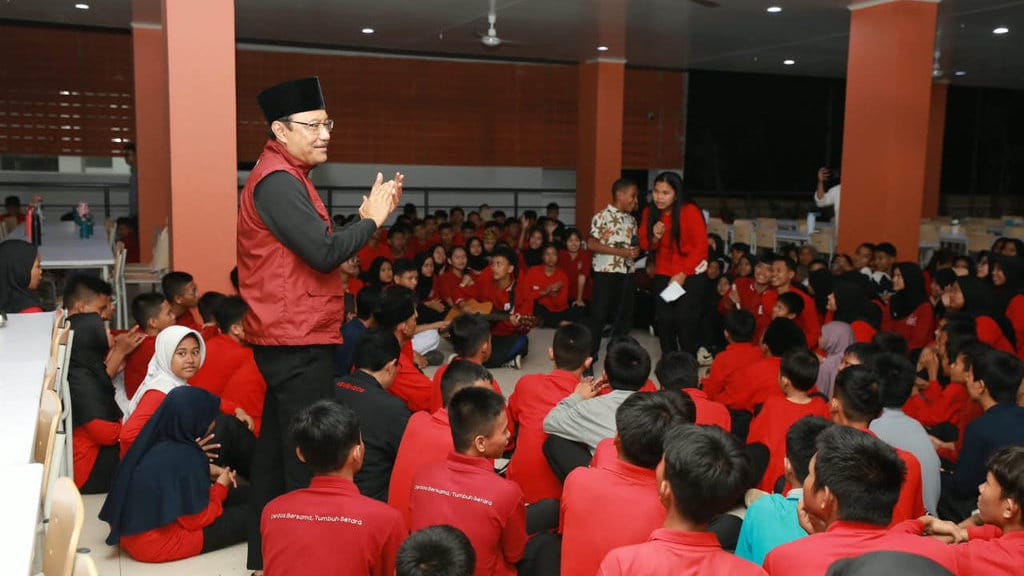 Menteri Sosial Ajak Siswa Sekolah Rakyat Hargai Perbedaan Menteri Sosial Ajak Siswa Sekolah Rakyat Hargai Perbedaan