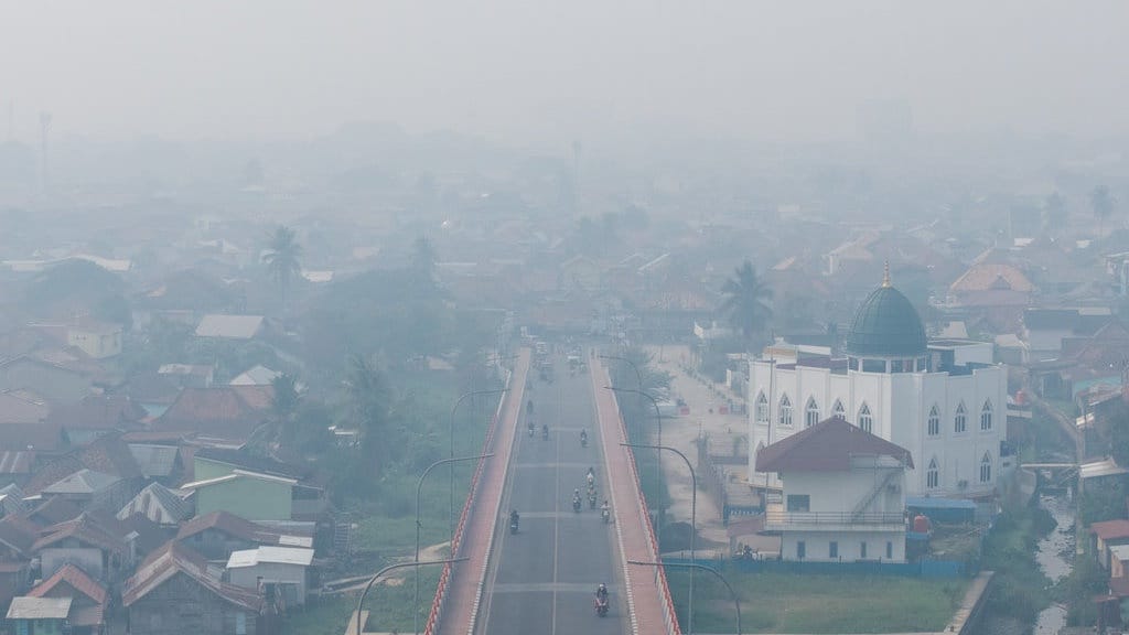 BMKG Jelaskan PM2.5 di Palembang Turun Usai Uji Coba Dry Ice