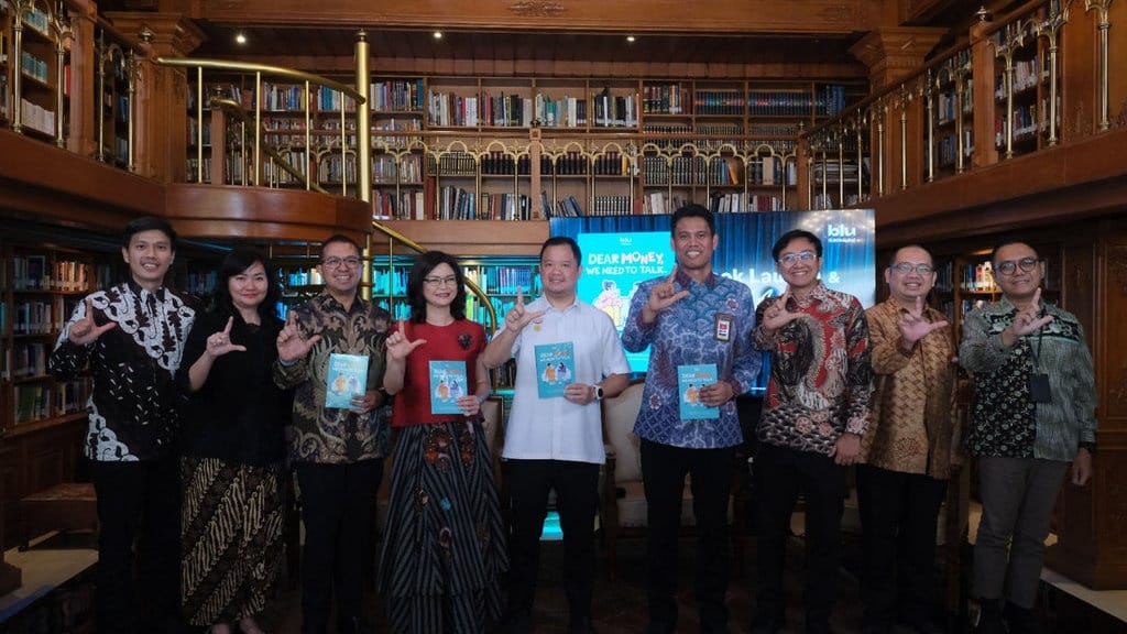 BCA Digital Raih Rekor MURI Lewat Buku 50 Karya Jurnalis Terbaik BCA Digital Raih Rekor MURI Lewat Buku 50 Karya Jurnalis Terbaik