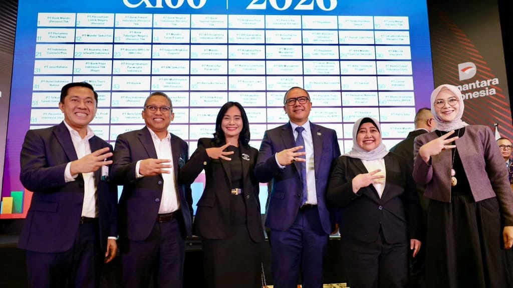 Pegadaian Masuk 10 BUMN Layanan Terbaik di Danantara CX100 Award Pegadaian Masuk 10 BUMN Layanan Terbaik di Danantara CX100 Award