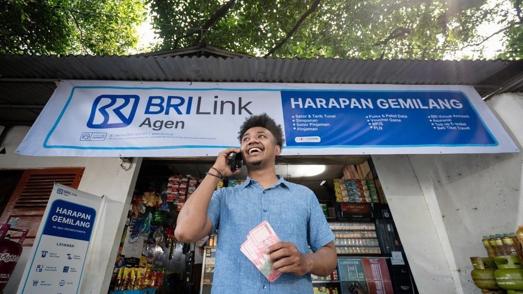 BRILink Agen Jadi Pahlawan Literasi & Inklusi ke Pelosok Negeri BRILink Agen Jadi Pahlawan Literasi & Inklusi ke Pelosok Negeri