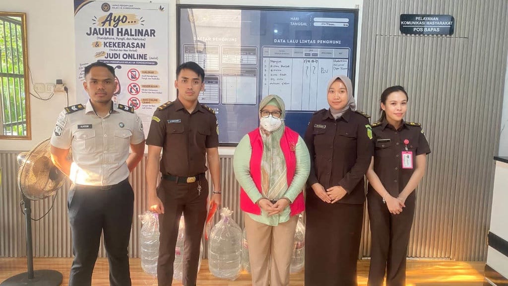 Eks Direktur RSUD Gowa Dijebloskan ke Lapas Sungguminasa Eks Direktur RSUD Gowa Dijebloskan ke Lapas Sungguminasa