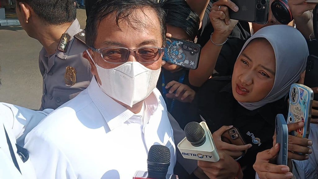 Sestama BNPB Rustian Melenggang Pulang usai Kena OTT KPK Sestama BNPB Rustian Melenggang Pulang usai Kena OTT KPK