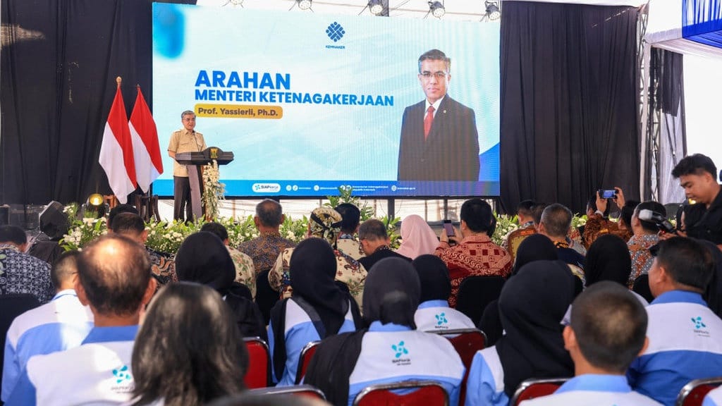 Kemnaker Luncurkan Pelatihan untuk 1.600 Peserta di Sukabumi Kemnaker Luncurkan Pelatihan untuk 1.600 Peserta di Sukabumi
