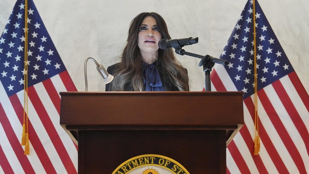 Kasus Kimberly Guilfoyle: Dubes AS Dipecat Usai Banyak Tingkah Kasus Kimberly Guilfoyle: Dubes AS Dipecat Usai Banyak Tingkah