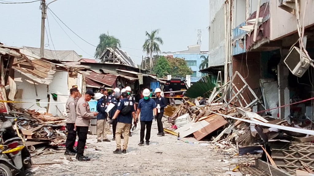 Menelusuri Pemicu Ledakan Pasar Cimanggis yang Tewaskan 2 Orang Menelusuri Pemicu Ledakan Pasar Cimanggis yang Tewaskan 2 Orang