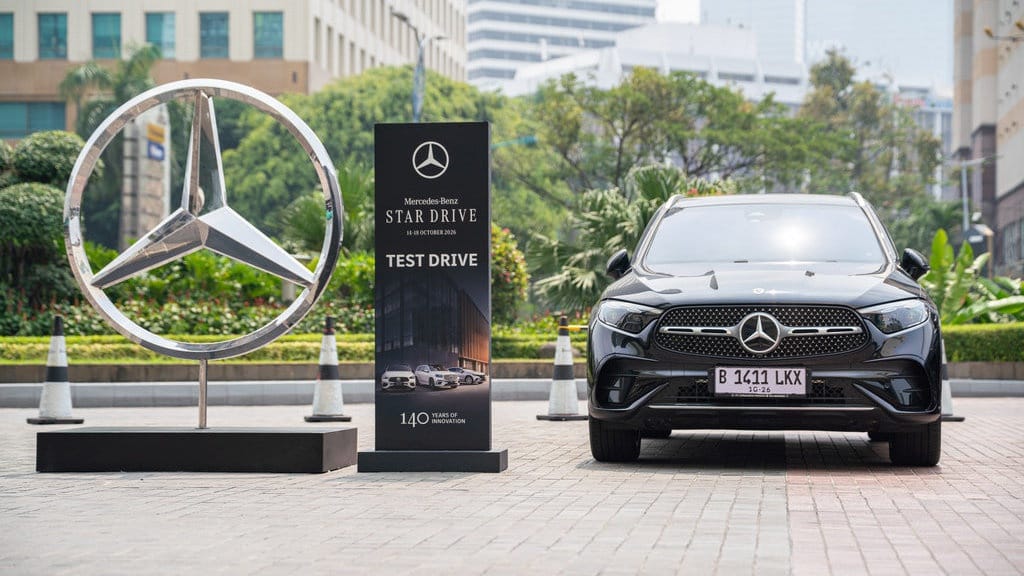 STAR DRIVE Ajak Pengunjung Jajal Mobil Premium Mercedes-Benz STAR DRIVE Ajak Pengunjung Jajal Mobil Premium Mercedes-Benz