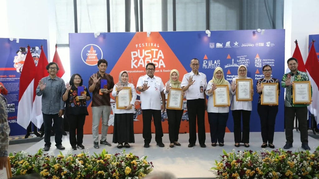 Jakpro Raih Penghargaan Kearsipan Kategori AA dari Gubernur DKI Jakpro Raih Penghargaan Kearsipan Kategori AA dari Gubernur DKI