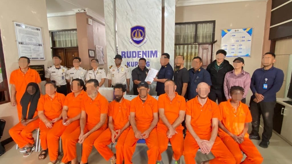 Rudenim Bali Pindahkan 10 WNA Pelanggar Keimigrasian ke Kupang Rudenim Bali Pindahkan 10 WNA Pelanggar Keimigrasian ke Kupang