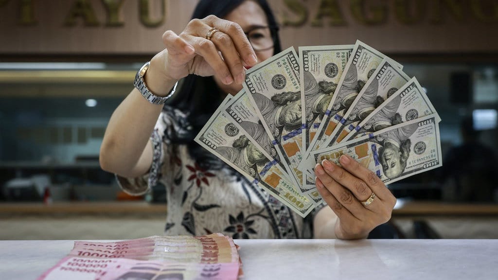 Berapa Nilai Rupiah Hari Ini? Dolar AS Tembus Rp18.035 Berapa Nilai Rupiah Hari Ini? Dolar AS Tembus Rp18.035