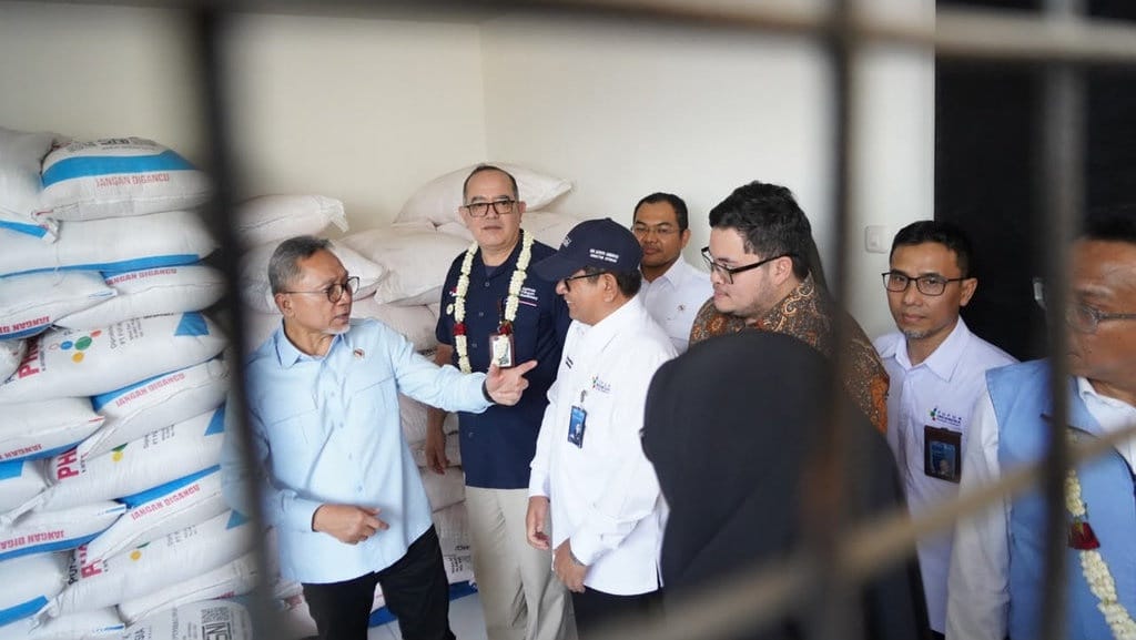 Mas Dhito Dampingi Menko Pangan Cek Operasional Kopdes Mas Dhito Dampingi Menko Pangan Cek Operasional Kopdes