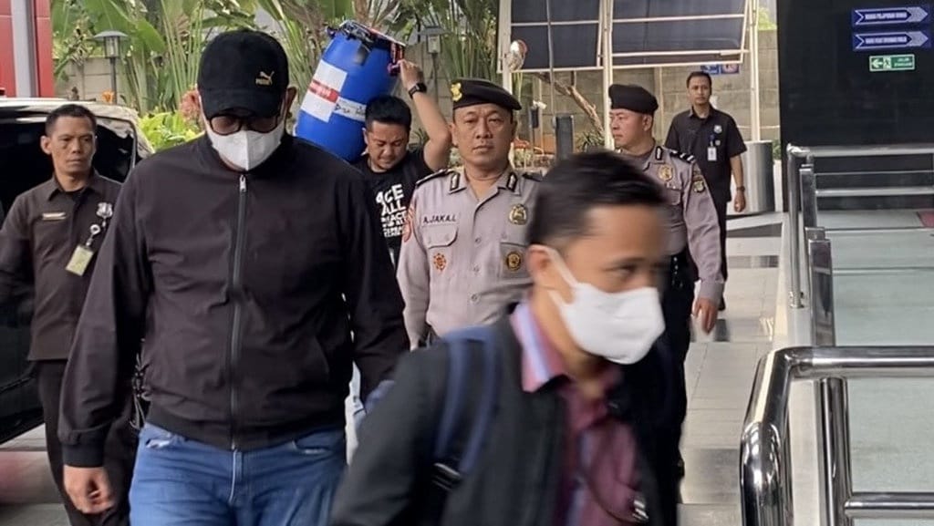 Bupati Klaten Hamenang Wajar Ismoyo Tiba di Gedung KPK usai OTT Bupati Klaten Hamenang Wajar Ismoyo Tiba di Gedung KPK usai OTT