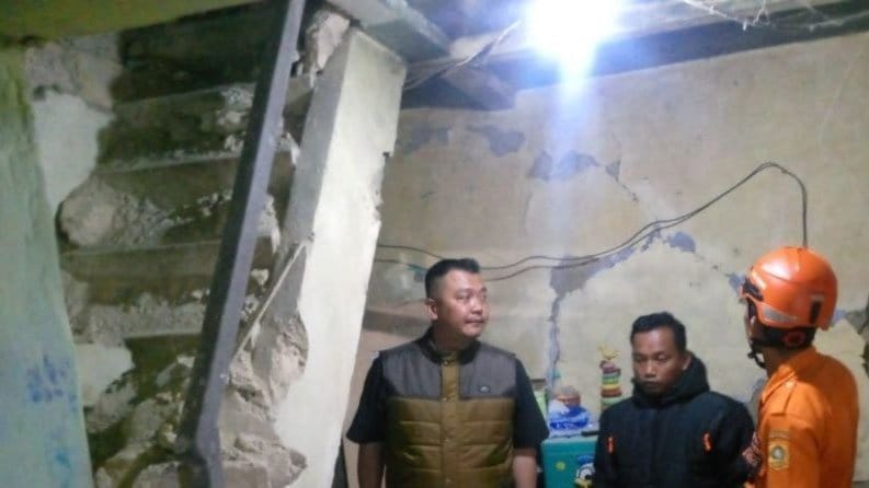 Dampak Gempa di Bogor: 253 Rumah dan 5 Fasilitas Ibadah Rusak Dampak Gempa di Bogor: 253 Rumah dan 5 Fasilitas Ibadah Rusak
