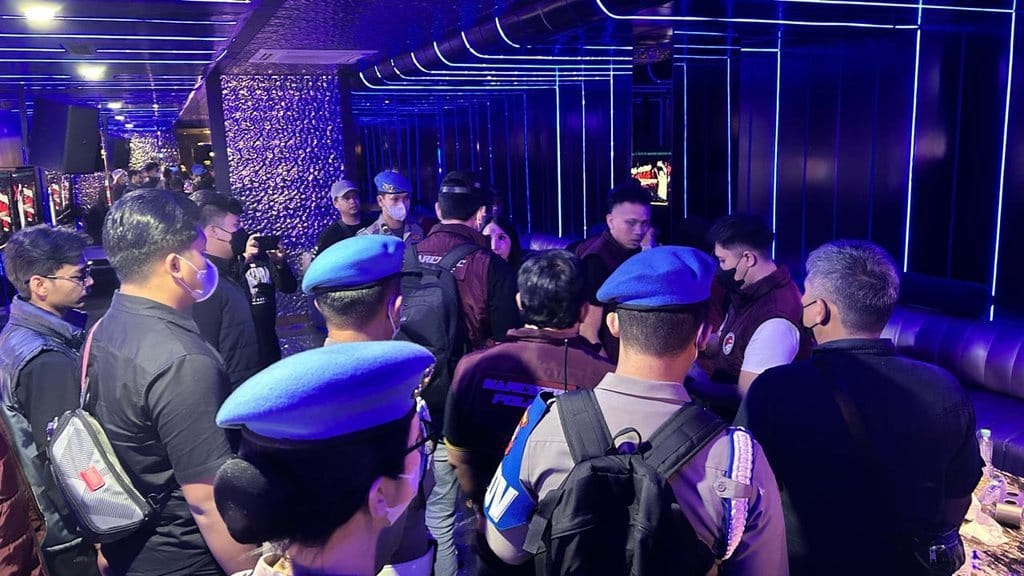Polisi & BNN Gerebek Klub Malam di PIK, 9 Orang Positif Narkoba Polisi & BNN Gerebek Klub Malam di PIK, 9 Orang Positif Narkoba