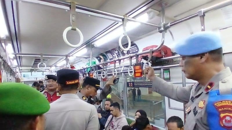 Polisi Perketat Pengamanan Objek Vital Cegah Pelajar ke Jakarta Polisi Perketat Pengamanan Objek Vital Cegah Pelajar ke Jakarta