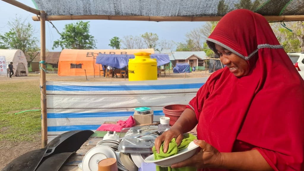 Mimpi Hamida di Balik Tenda Darurat NTT: Dagang Lagi demi Anak Mimpi Hamida di Balik Tenda Darurat NTT: Dagang Lagi demi Anak