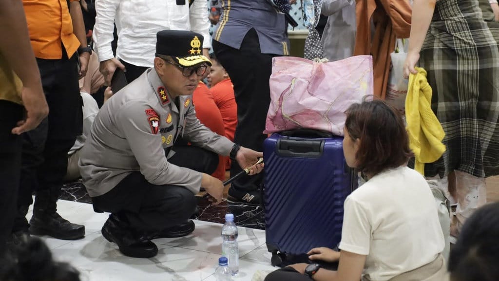 Kebakaran KMP Batumandi, 420 Penumpang Berhasil Dievakuasi Kebakaran KMP Batumandi, 420 Penumpang Berhasil Dievakuasi