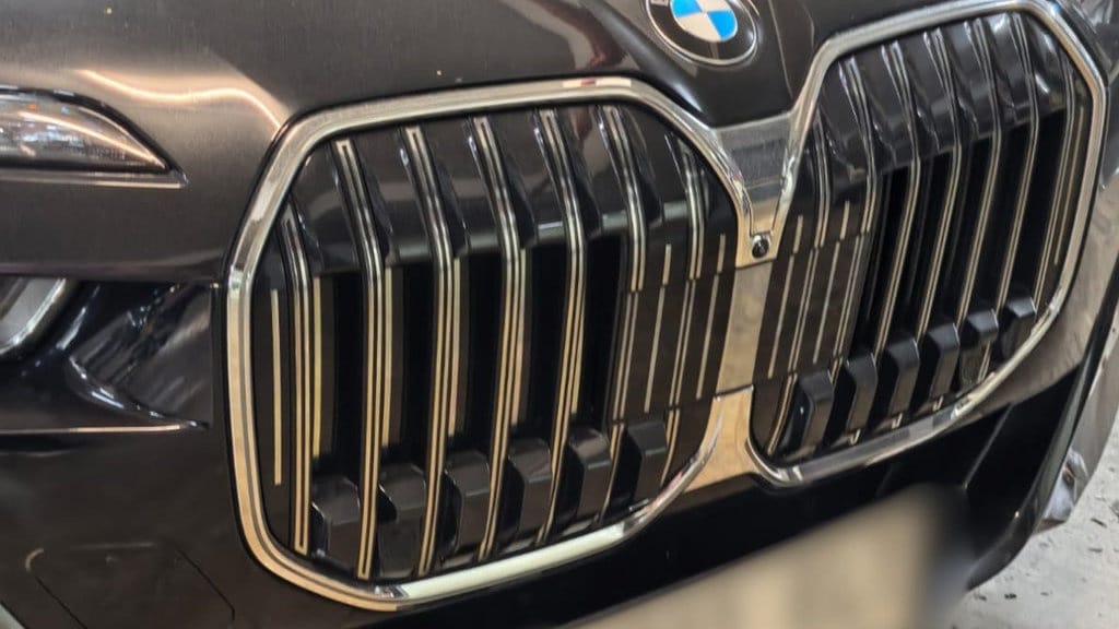 KPK Sita 1 Mobil BMW Milik Richard Erlangga terkait Korupsi BNPB KPK Sita 1 Mobil BMW Milik Richard Erlangga terkait Korupsi BNPB