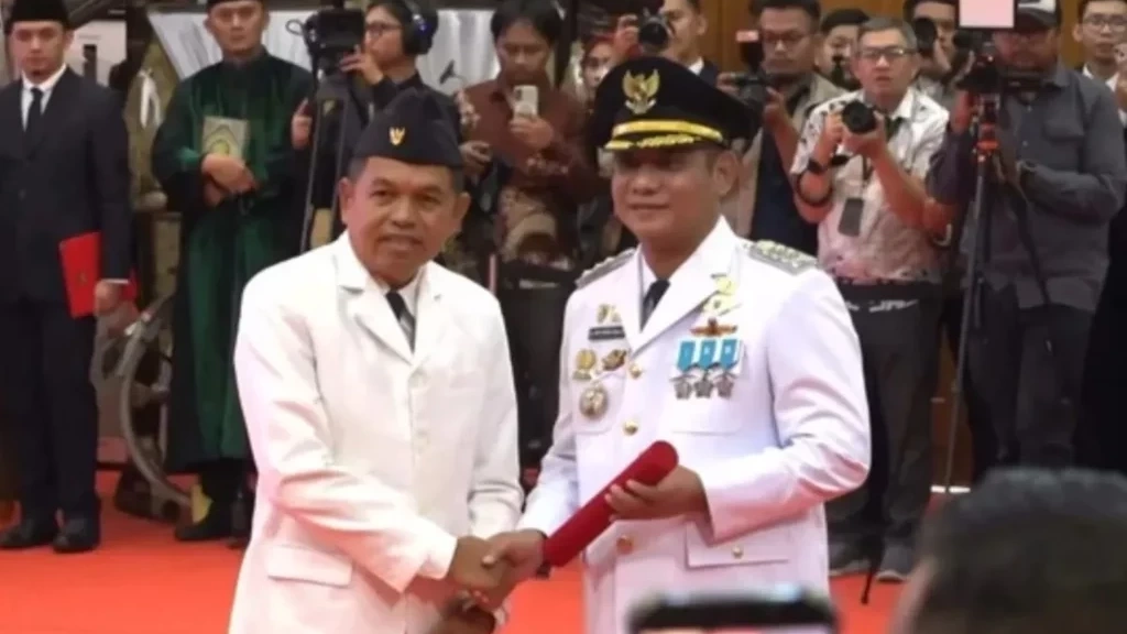 Profil Bupati Bekasi Asep Surya Atmaja: Dokter dari Partai Buruh Profil Bupati Bekasi Asep Surya Atmaja: Dokter dari Partai Buruh