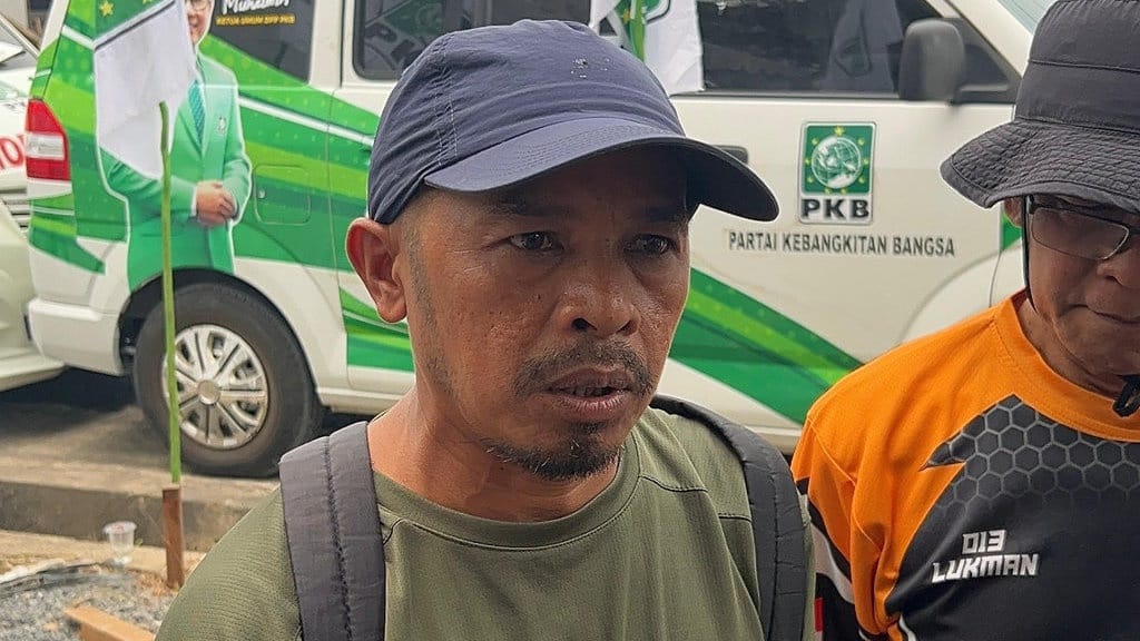 Cerita Relawan Sungai Ulin Tembus Hutan untuk Padamkan Karhutla Cerita Relawan Sungai Ulin Tembus Hutan untuk Padamkan Karhutla