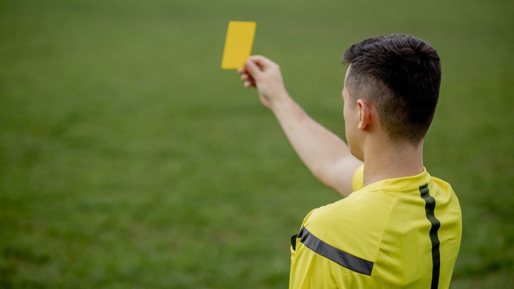 Kartu Digital di Sepak Bola: Langkah Maju atau Masalah Baru? Kartu Digital di Sepak Bola: Langkah Maju atau Masalah Baru?