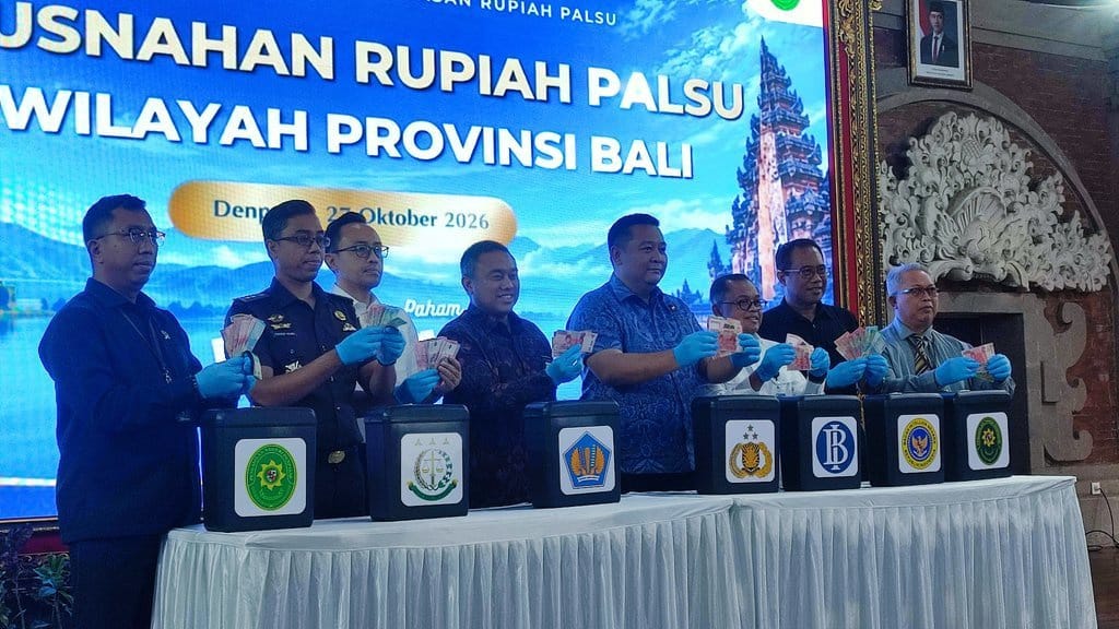 Polda Bali Musnahkan 3.731 Lembar Uang Palsu Berbagai Pecahan Polda Bali Musnahkan 3.731 Lembar Uang Palsu Berbagai Pecahan