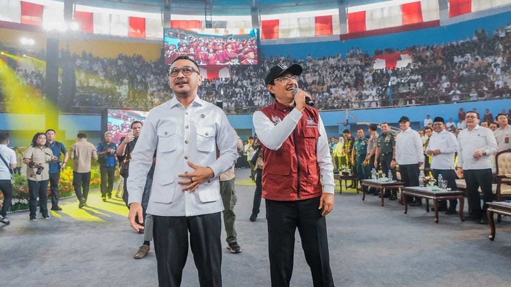 Giring Janji Ciptakan Lagu Khusus Rayakan Setahun Sekolah Rakyat Giring Janji Ciptakan Lagu Khusus Rayakan Setahun Sekolah Rakyat