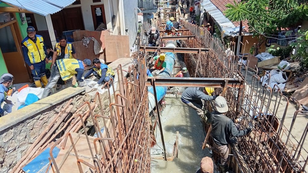 Banjir Kota Bandung Dipicu Tanggul Jebol: 34 Rumah Terdampak Banjir Kota Bandung Dipicu Tanggul Jebol: 34 Rumah Terdampak