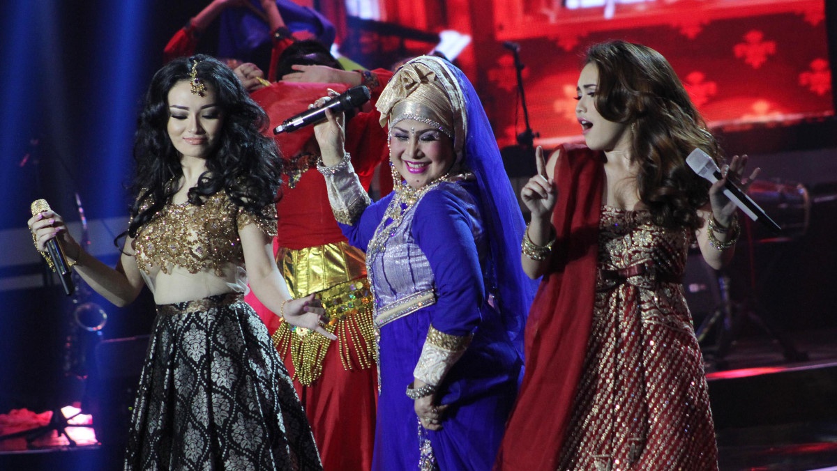 Siapakah Elvy Sukaesih yang Anak dan Menantunya Terjerat Narkoba? Siapakah Elvy Sukaesih yang Anak dan Menantunya Terjerat Narkoba?