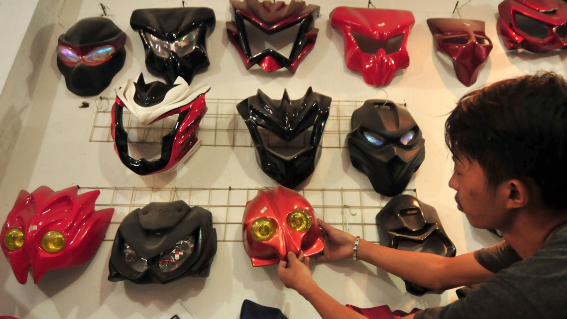 Pengertian Kerajinan Fiberglass: Karakteristik dan Proses Pembuatan Pengertian Kerajinan Fiberglass: Karakteristik dan Proses Pembuatan