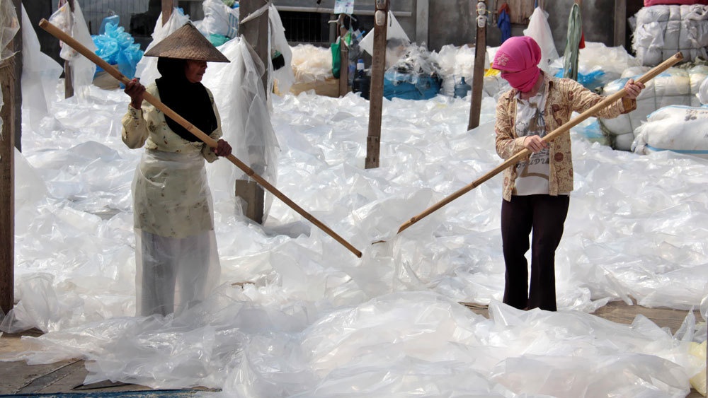 Batan Kembangkan Plastik Ramah Lingkungan Batan Kembangkan Plastik Ramah Lingkungan