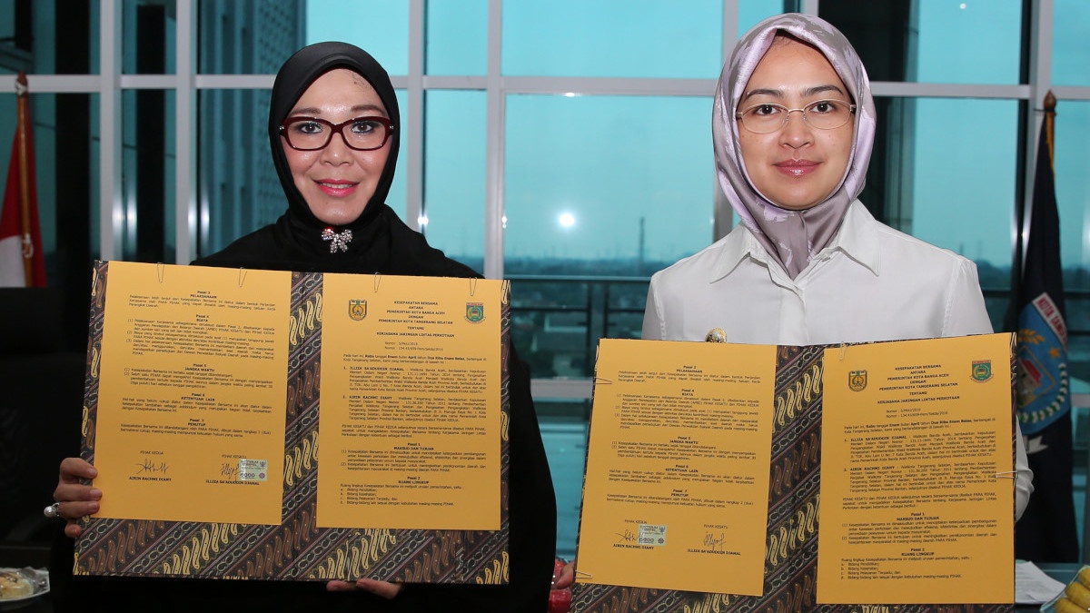 Kepemimpinan Perempuan dan Dinasti Politik Kepemimpinan Perempuan dan Dinasti Politik