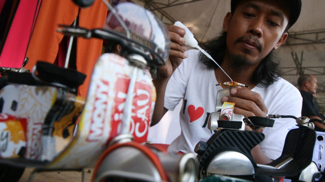 16 Contoh Kerajinan Limbah Anorganik dan Cara Pembuatannya