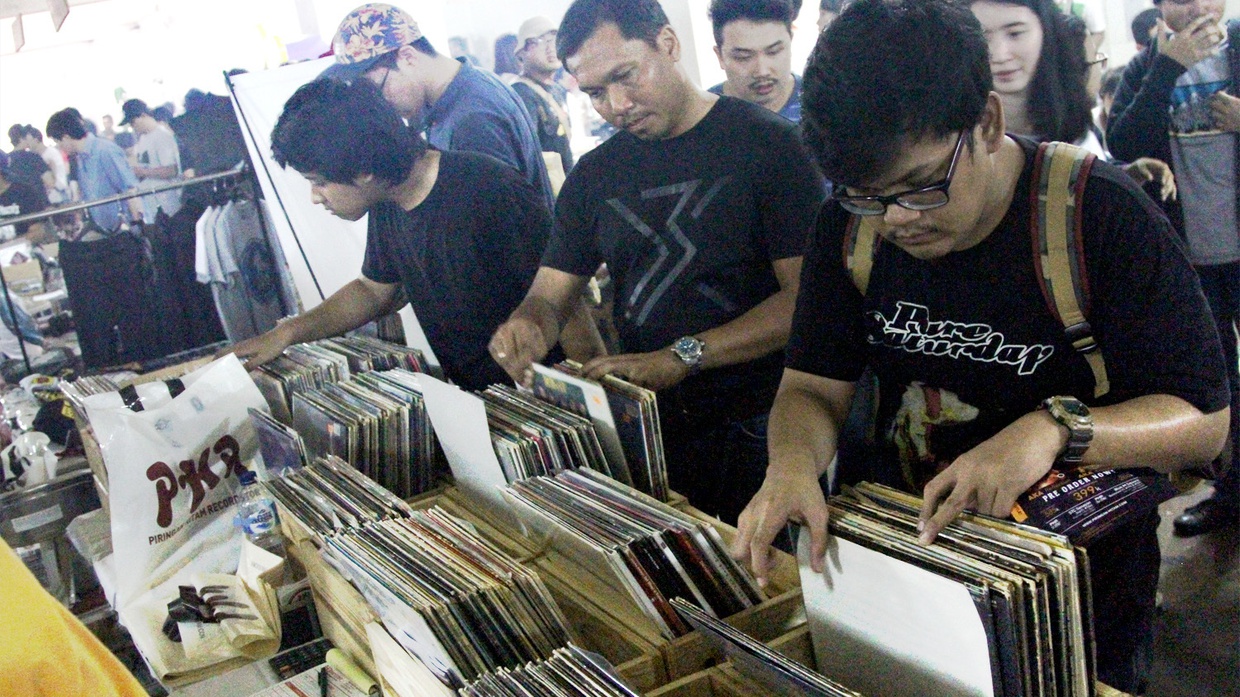 Pasang-Surut Piringan Hitam