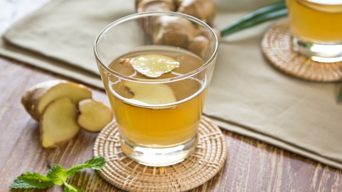 5 Cara Mengurangi Nafsu Makan Berlebih Secara Alami: Minum Jahe