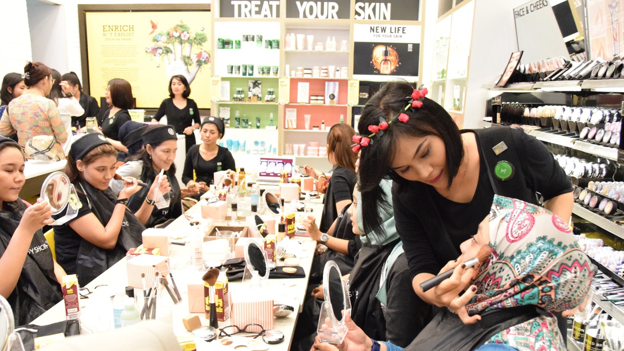 Industri Kosmetik, Tak Secantik Promosinya