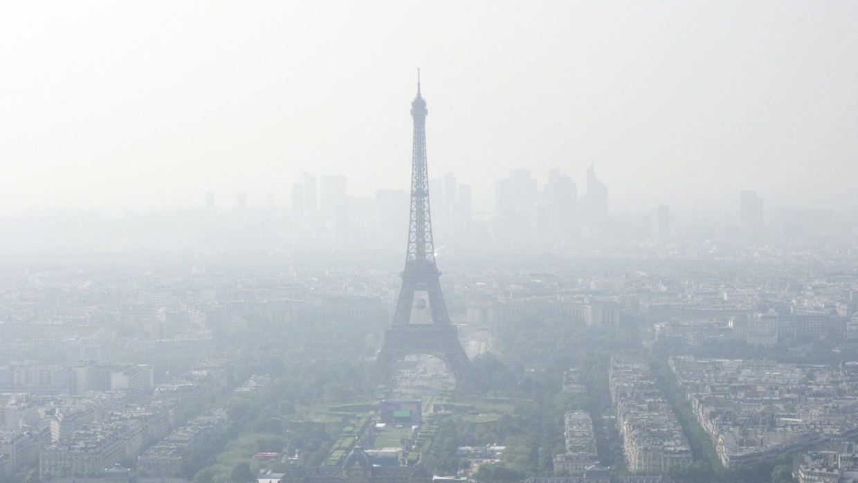 Apa yang Terjadi di Prancis & Benarkah Pemerintahan Kolaps?