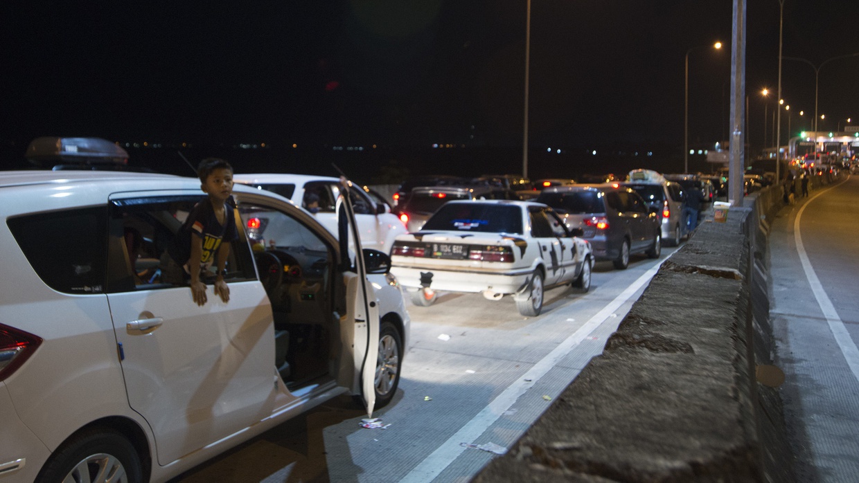 Saling Lempar Tanggung Jawab Soal Macet Parah Brebes Timur