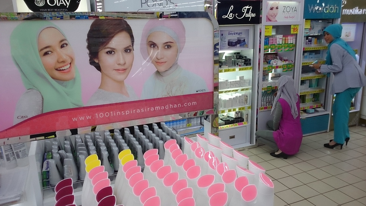 Saat Kosmetik Halal Memimpin Pasar