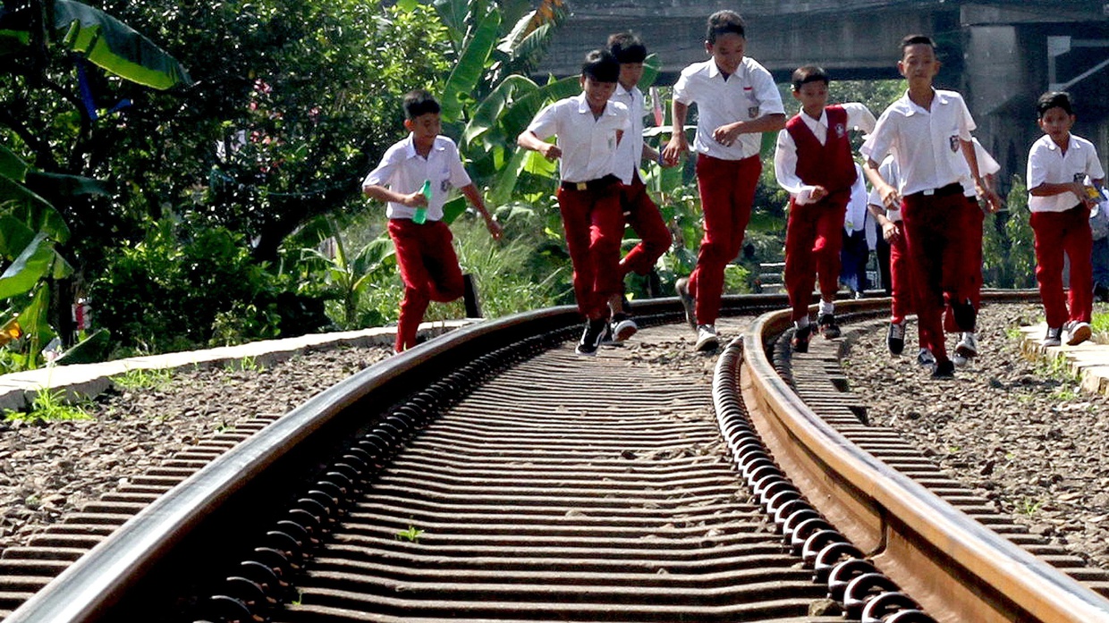 Menggugat Full Day School