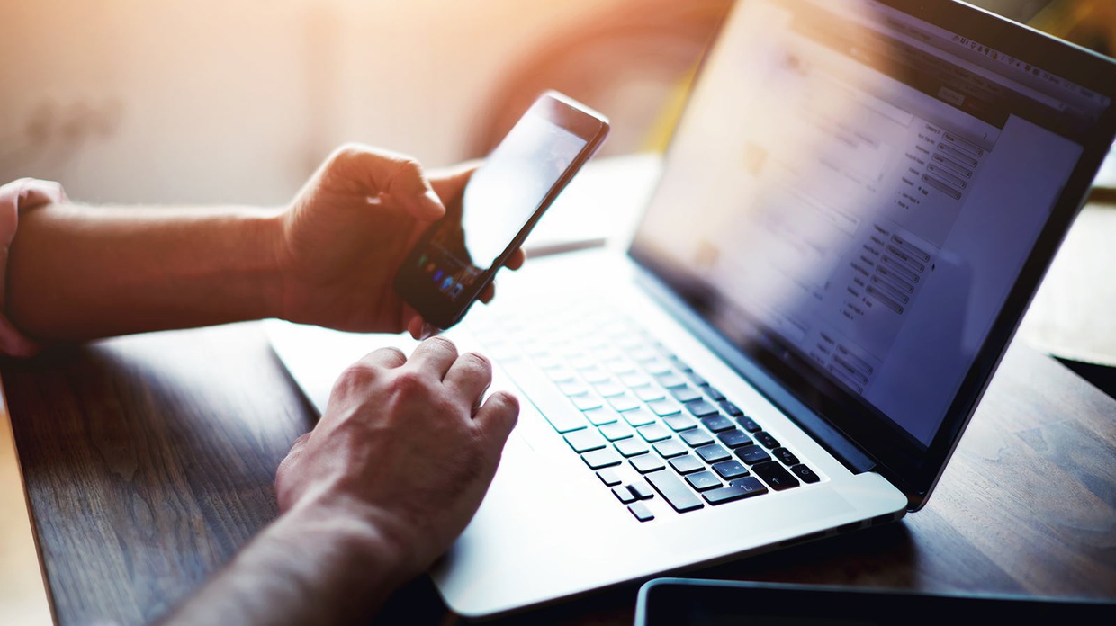 Tips Aman Transaksi Keuangan Secara Online Menurut OJK