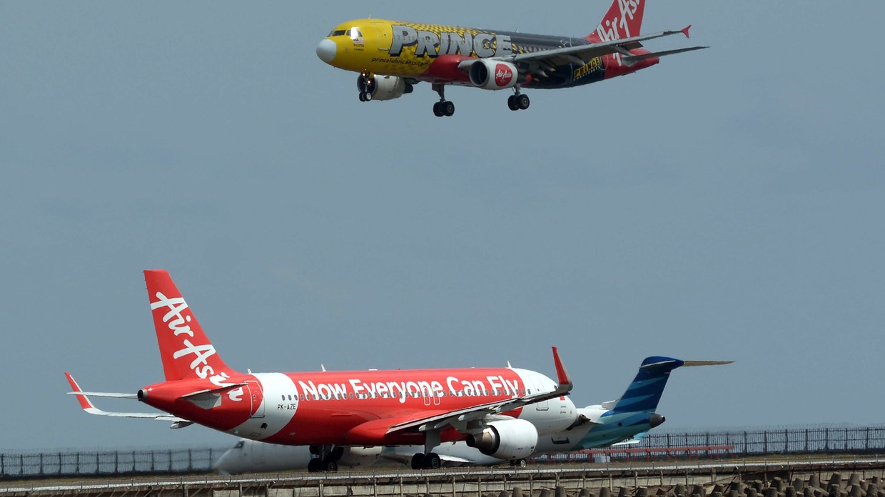 Raja Salman ke Bali, Penerbangan di Ngurah Rai Terlambat