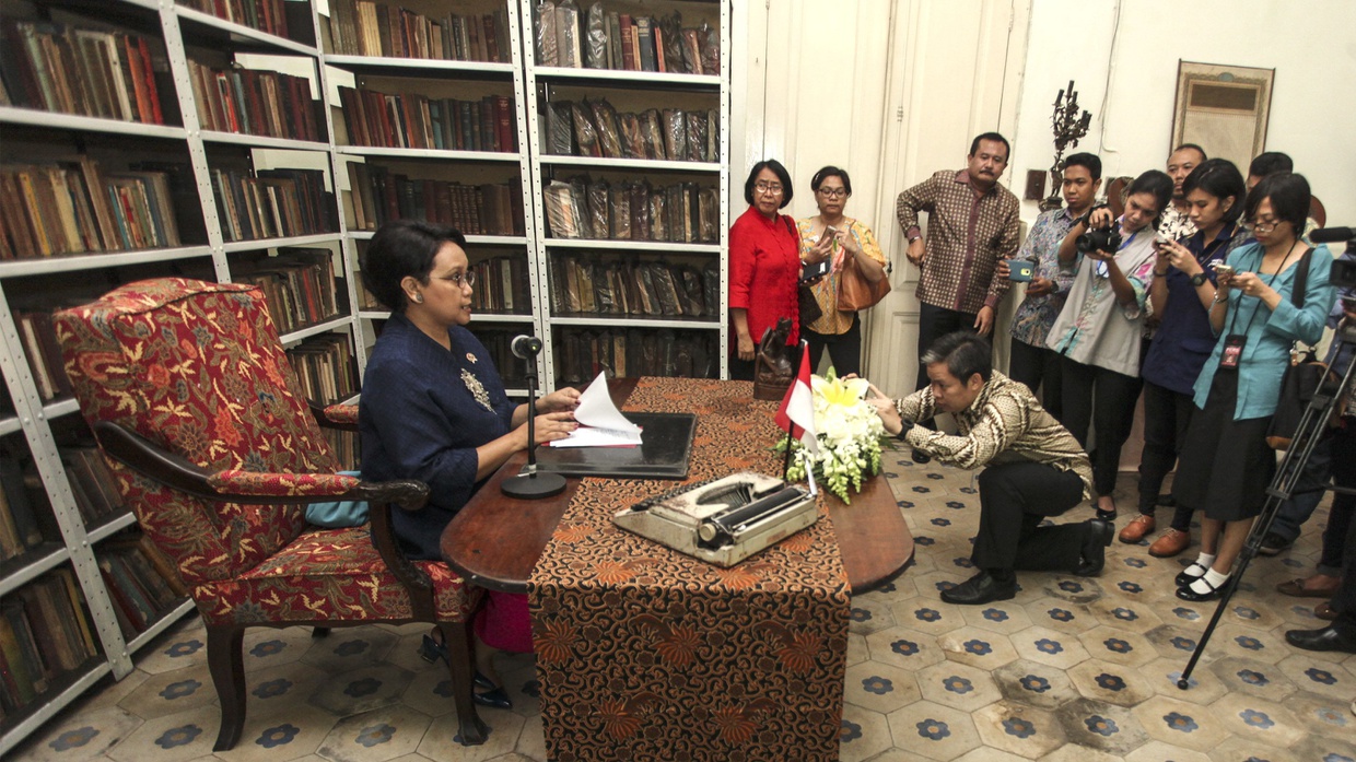 Napak Tilas Sejarah Diplomasi Indonesia